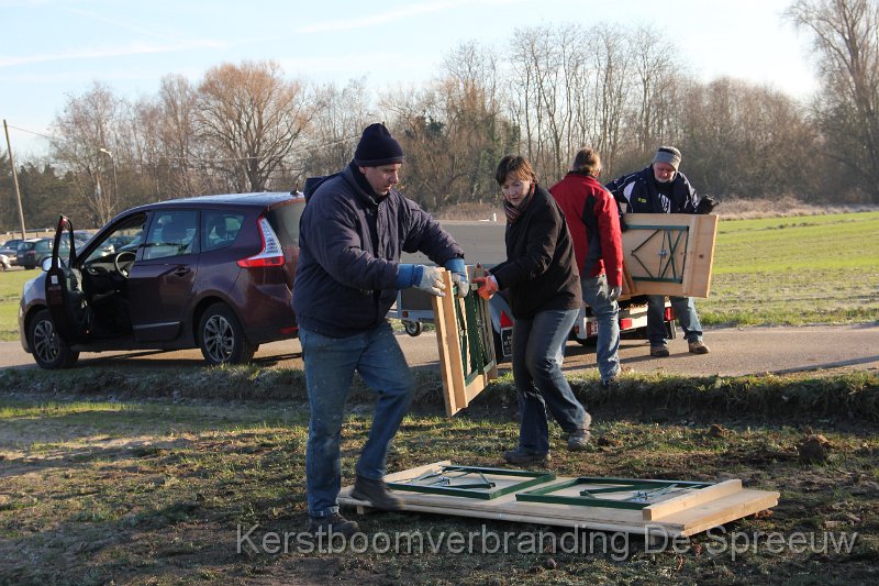 IMG_3508.JPG - voorzichtig, er mogen geen krassen op komen