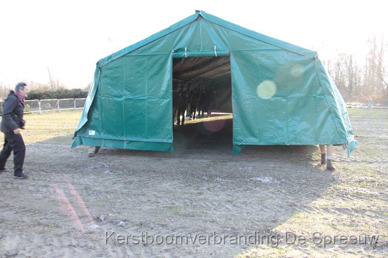IMG_3526.JPG - voilà, een tent op pootjes