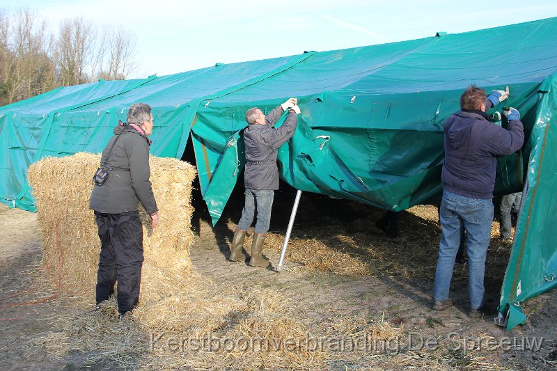 IMG_3551.JPG - wacht, we doen die zijkant open en smijten dan alles zo naar binnen