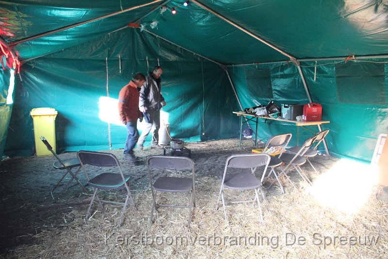 IMG_3610.JPG - ook de fakkelwerkplaats was in gereedheid gebracht