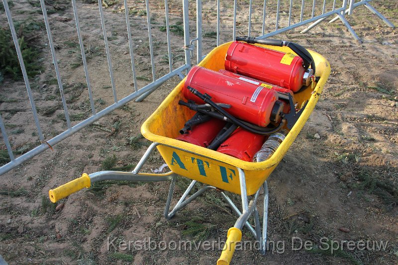 IMG_3620.JPG - we zijn gemoderniseerd, we hebben ne echte brandweerwagen