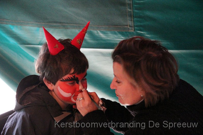 IMG_3740.JPG - nog een nekkertje, deze met schmink ...