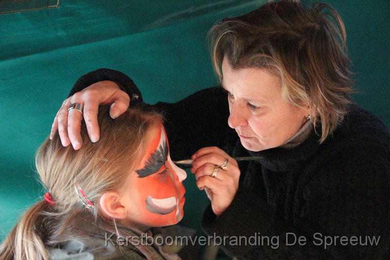 IMG_3752.JPG - die schilderes zal het ook wel in haar armen gevoeld hebben