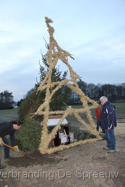 IMG_3794.JPG - toch maar wat vast leggen onderaan, het zou eens kunnen gaan lopen