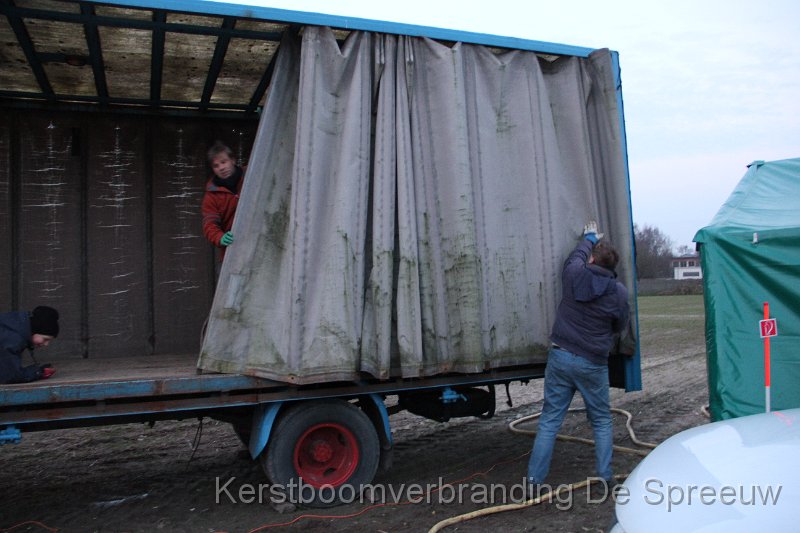 IMG_3807.JPG - ook het antieke doek moest op voorhand al opengedraaid worden