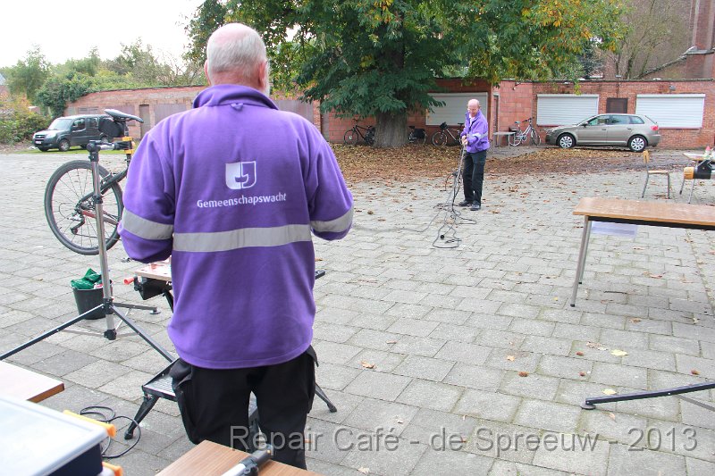 IMG_4635.JPG - zij zagen niet op een kabelke méér of minder