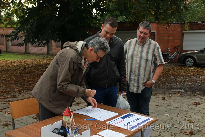 IMG_4660.JPG - maar eerst moet de aanvraag worden genoteerd