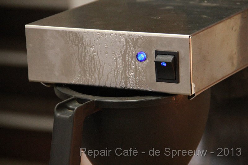 IMG_4700.JPG - en ja, het lampje brand en de koffie loopt door!