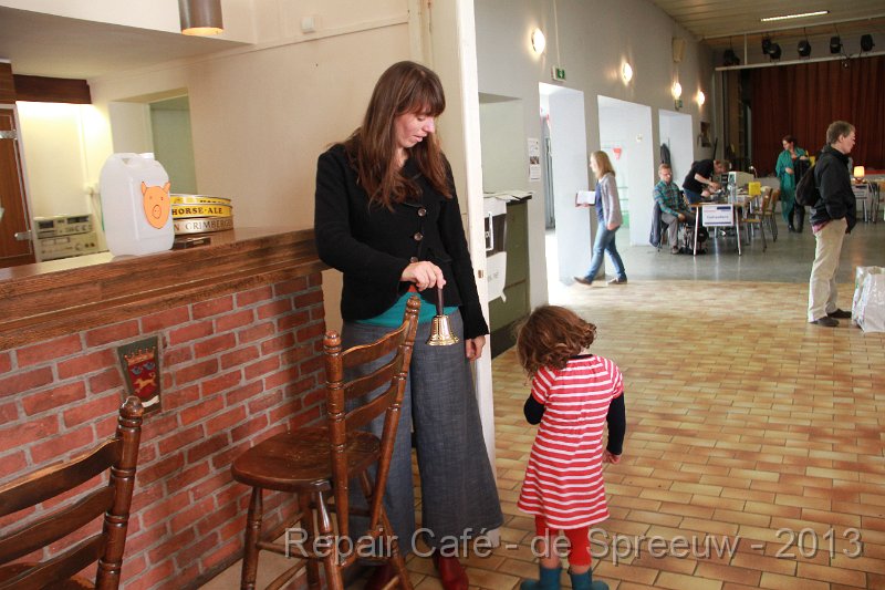 IMG_4705.JPG - en nu dat ze mag bellen, nu wilt ze niet!