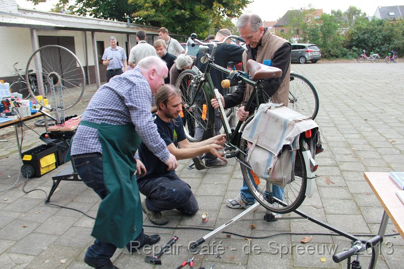 IMG_4746.JPG - staat dat hieronder nu niet wat krom?