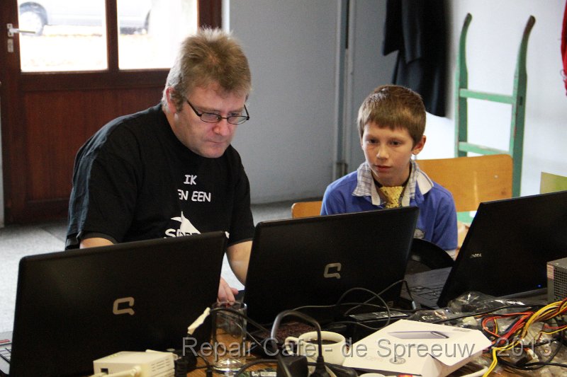 IMG_4825.JPG - hier wordt diep nagedacht...