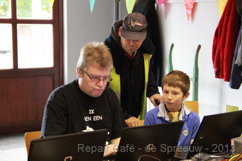 IMG_4869.JPG - vindt ge het niet, allée zo moeilijk kan dat toch niet zijn....