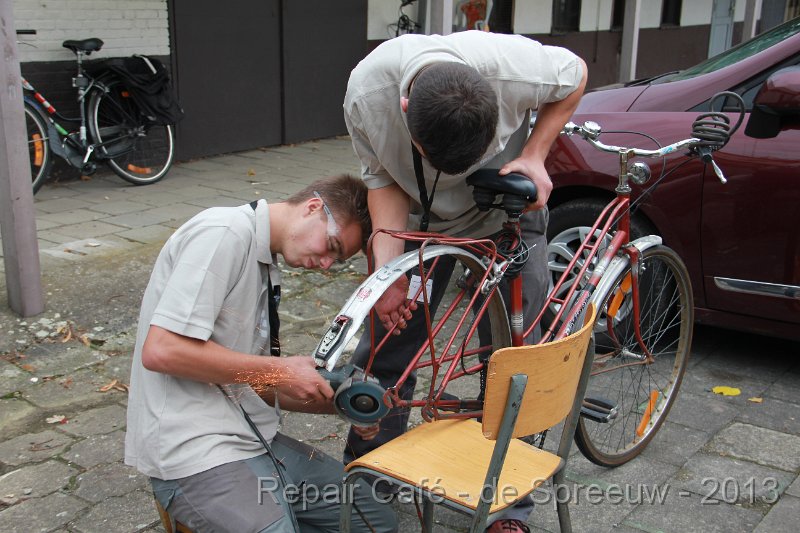 IMG_4915.JPG - doorslijpen van het kader