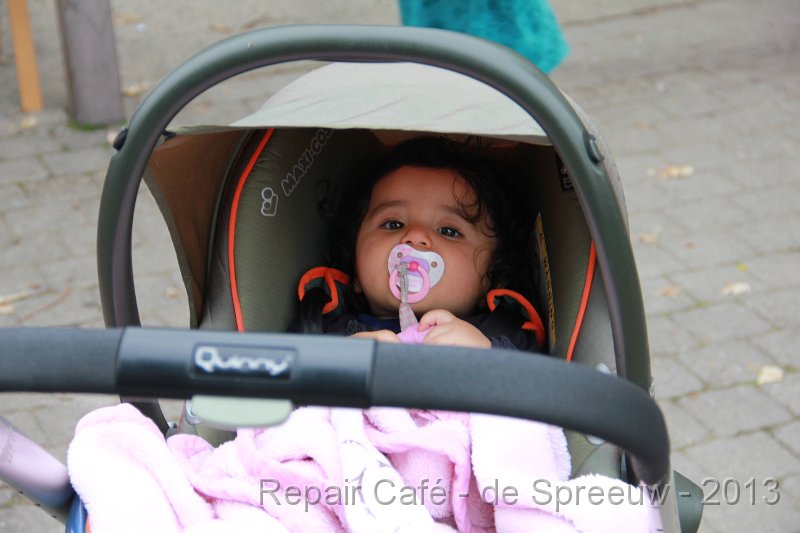 IMG_4939.JPG - dat kindje moet toch niet gerepareerd worden?