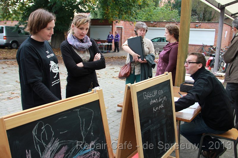 IMG_4955.JPG - dus draai die borden zeker niet om