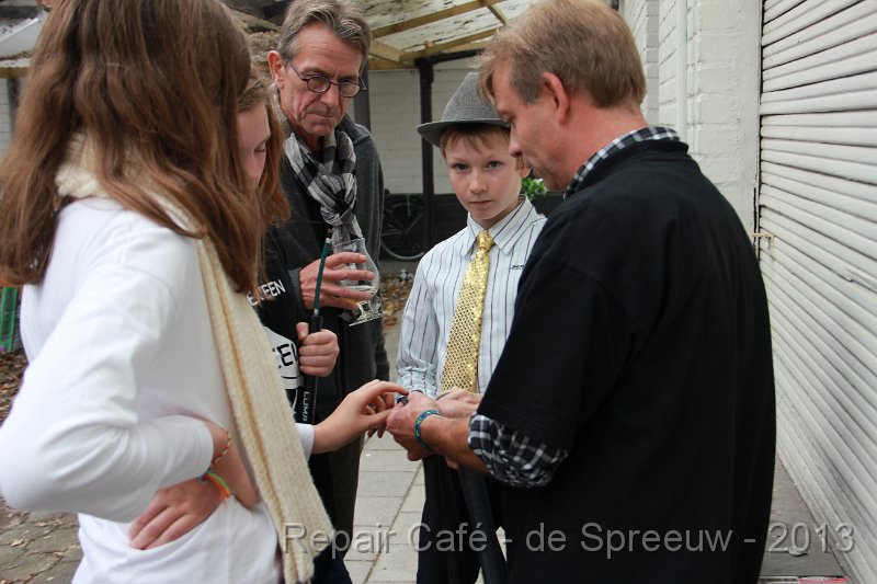 IMG_4958.JPG - inderdaad, die plakker moet hier op komen...