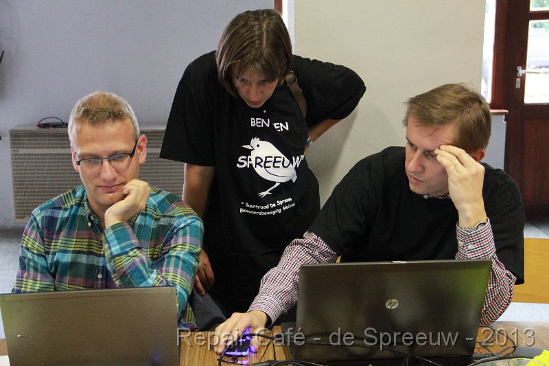 IMG_5012.JPG - en hier wordt nog vollop nagedacht