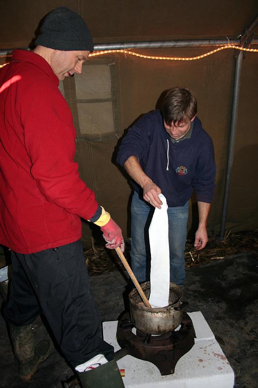 IMG_0437.JPG - vraag: katoenendoek of de wc-rol?