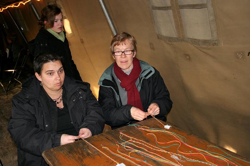 IMG_0463.JPG - in de lampionnenfabriek zit men ook niet stil...