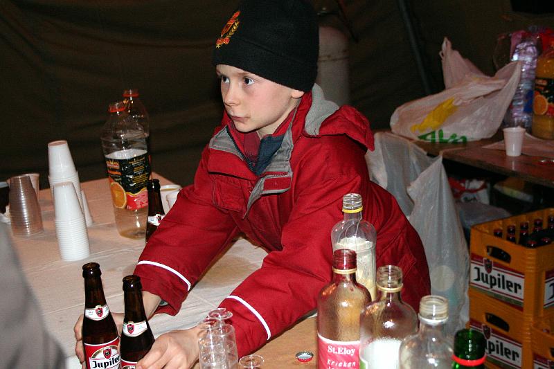 IMG_0685.JPG - twee pintjes voor de mannen van de zagerij...