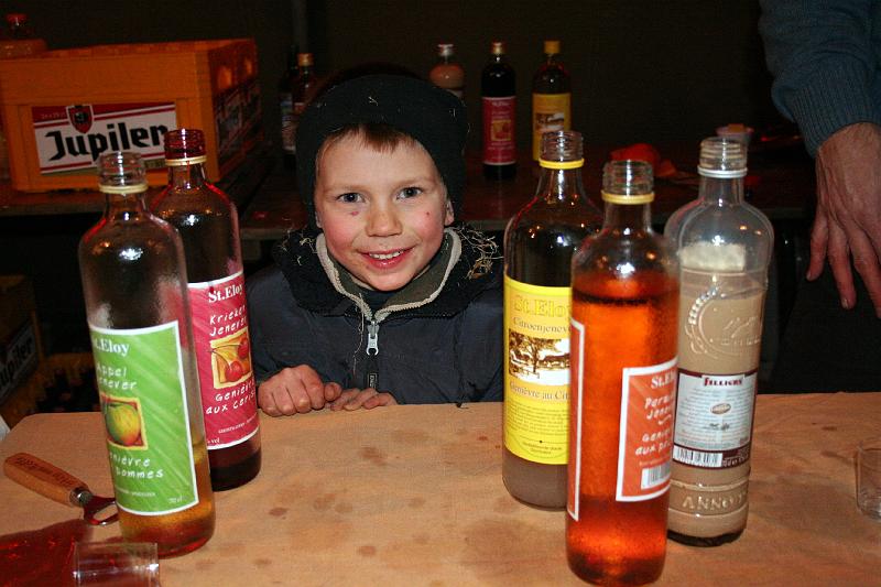 IMG_0687.JPG - allée mensen, ik sta hier niet verniet achter den toog, hé