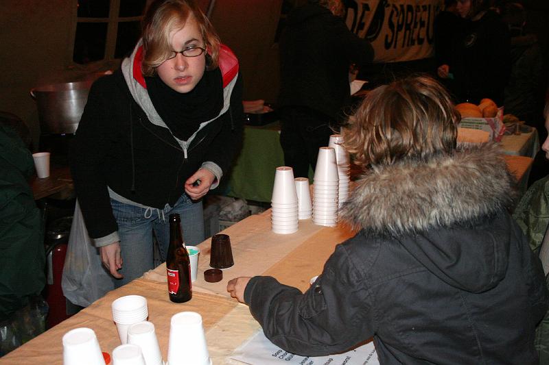 IMG_0688.JPG - en een fruitsappeke voor madame? Komt er zo aan...