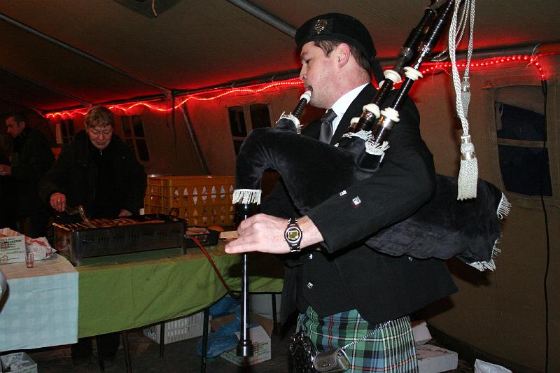 IMG_0735.JPG - ik zal hem ne worst cadeau doen.