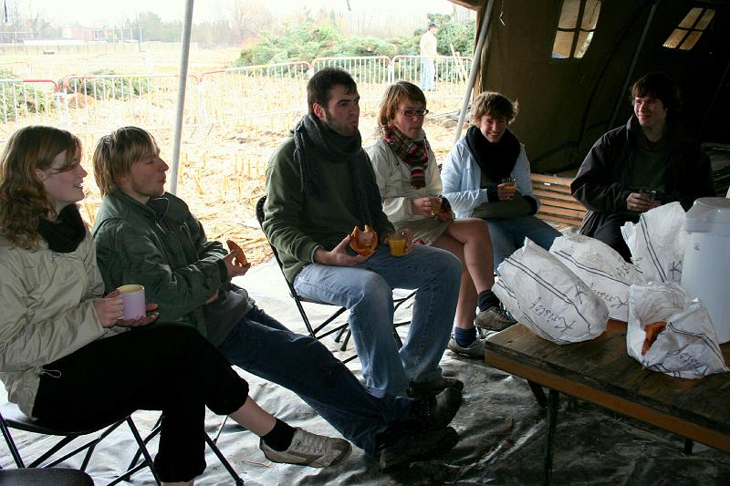 IMG_0407.JPG - ook die koeken blijken in de smaak te vallen...