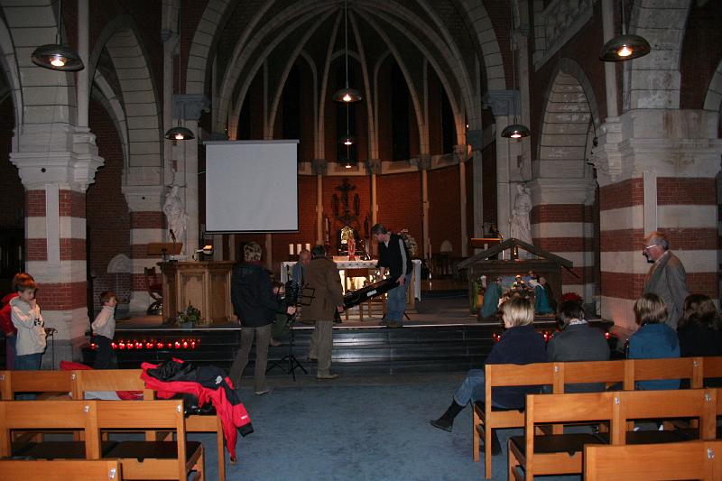 IMG_0549.JPG - Het voorprogramma: de opbouw van het podium...